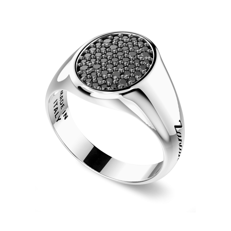 Zancan Silber Chevalier Ring mit schwarzen Steinen.