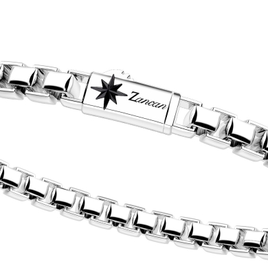 Bracciale in argento in maglia veneziana quadrata.