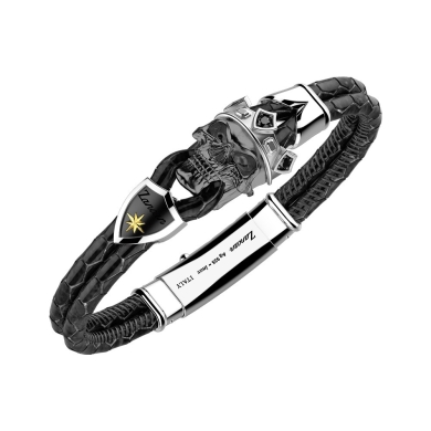 Bracciale in argento con teschio pirata.