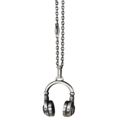 Silver necklace.
