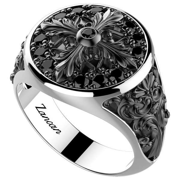 Anello chevalier Zancan in argento e pietre nere.