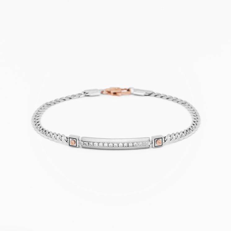 Bracciale da uomo in oro bianco con piastra centrale in diamanti bianchi.