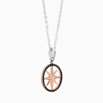 Collana da uomo dal design minimal con pendente rosa dei venti.