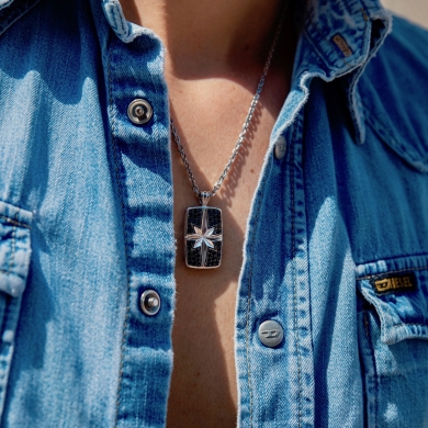 Collana Zancan in argento a targa con pietre nere.