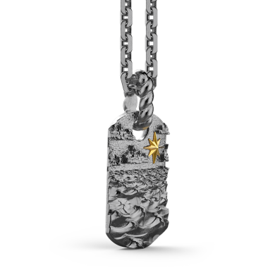 Collana Zancan in argento brunito con pendente raffigurante le onde del mare.