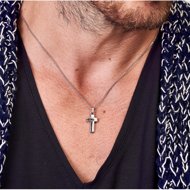 Zancan silver necklace with cross pendant.