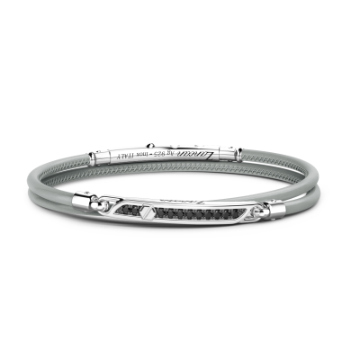 Zancan-Armband aus Naturleder mit Silberplakette und schwarzen Edelsteinen.
