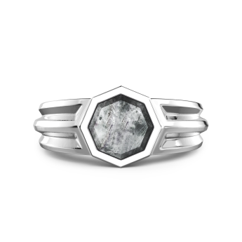 Anello chevalier Zancan in argento con madreperla.