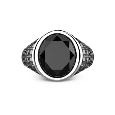 Anillo Zancan de plata con piedra negra.