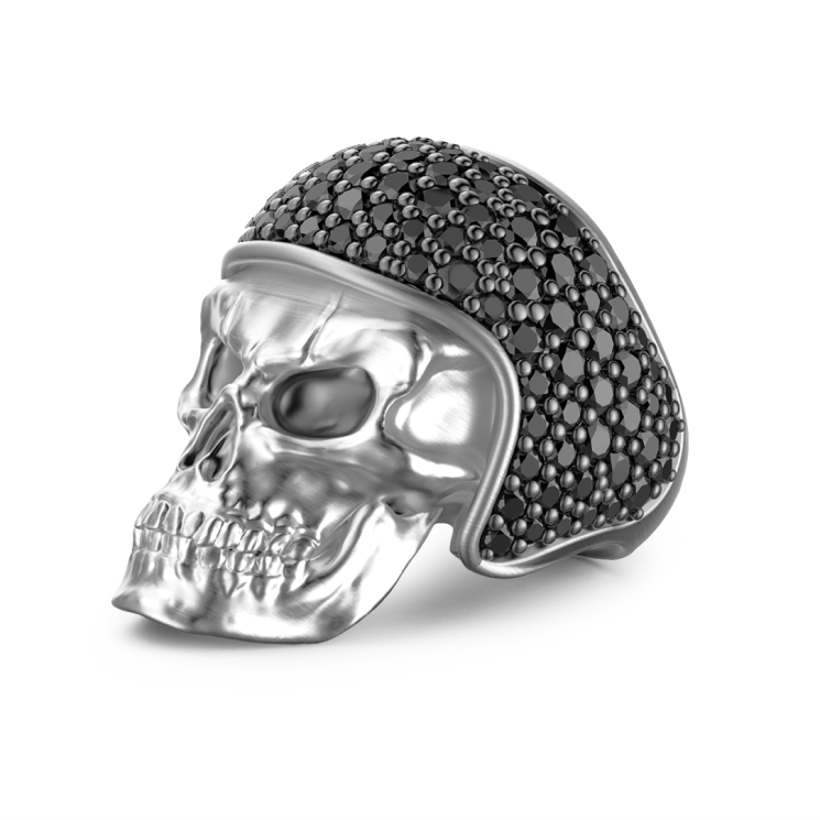 Zancan-Ring aus Silber mit Totenkopf im Biker-Stil und schwarzen Edelsteinen.
