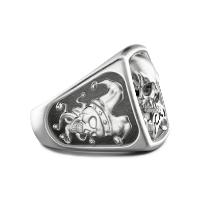 Anillo Zancan de plata con calavera