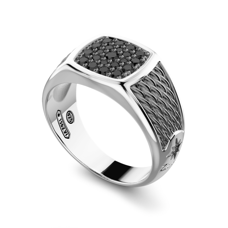 Anello chevalier Zancan in argento con pietre nere.