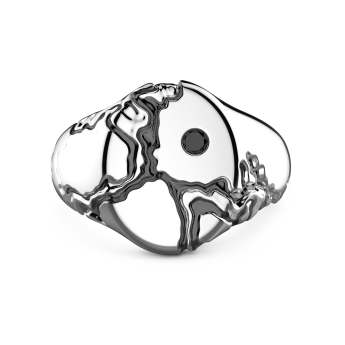 Anello chevalier Zancan in argento con pietra nera.