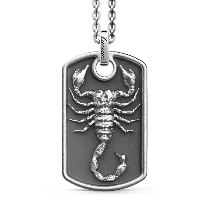 Collar Zancan de plata con escorpión en colgante de placa.