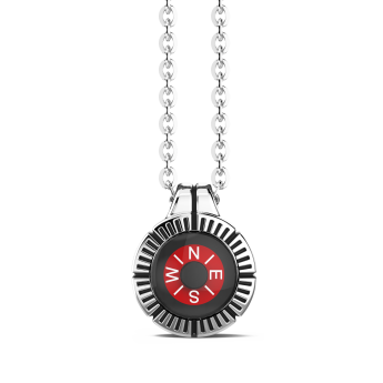 Collar Zancan con brújula roja de plata.