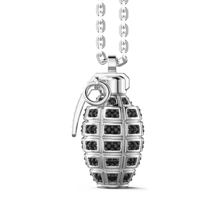 Zancan-Kette aus Silber mit Granate und schwarzen Edelsteinen.
