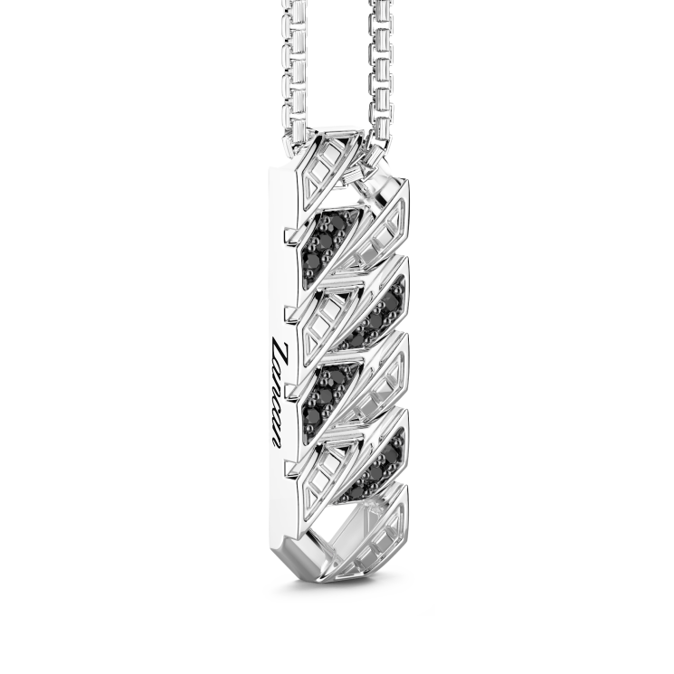 Collar de plata de Zancan con colgante de placa y piedras.