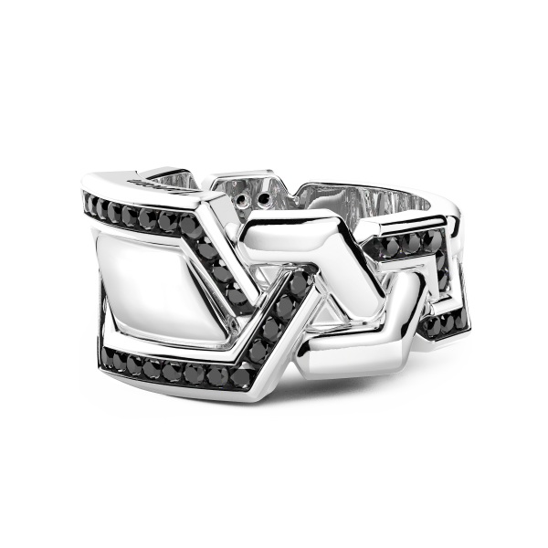 Anillo Zancan chevalier en plata con piedras.